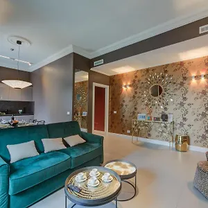 Aparthotel Seven - Via Matteotti 178